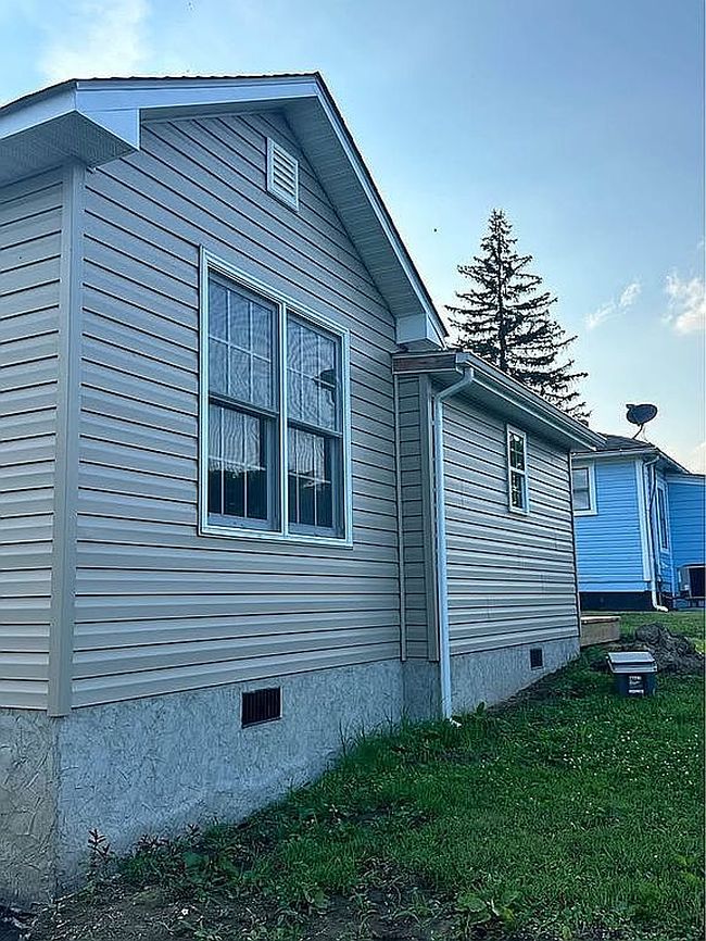 Photo of 61 Mccoole Ave, Paw Paw, WV