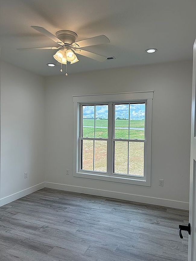 Photo of 100 Peace Ln, Campbellsville, KY