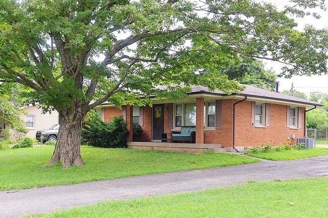 Photo of 244 Douglas Dr, Shepherdsville, KY