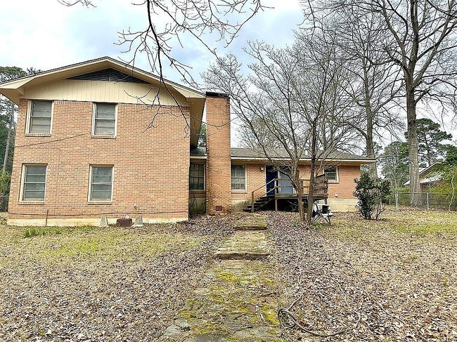 Image of 900 Victoria Dr