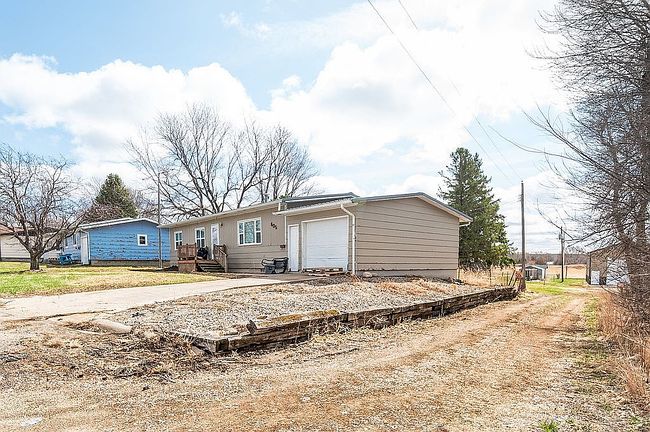 Image of 605 W Benton St
