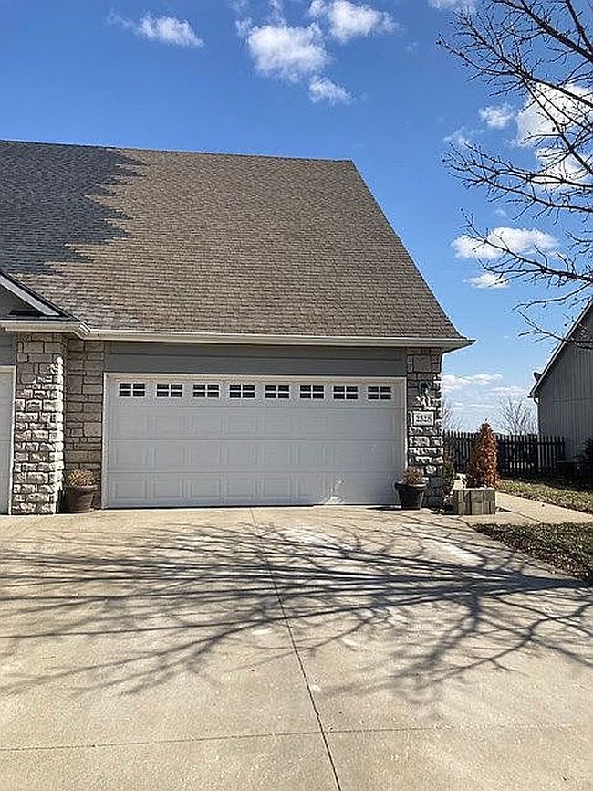 Image of 2328 Surrey Dr