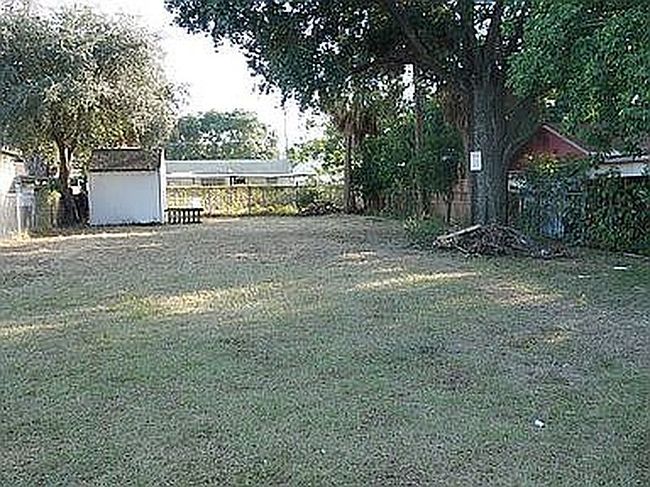 Preview of property located at 2011 Stuart St