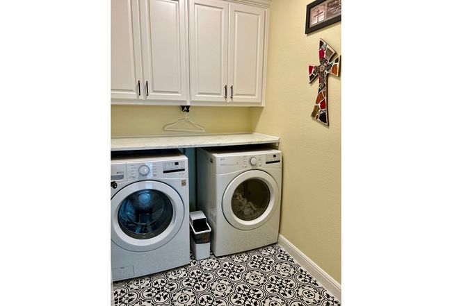 Image of 309 Westpark Ln