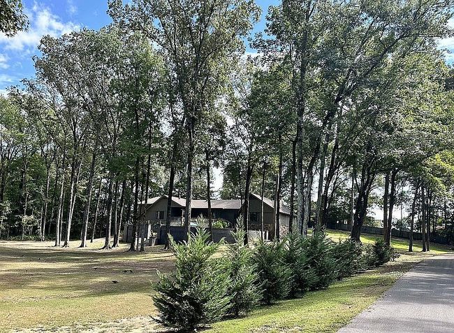 Image of 1202 White Oak Dr