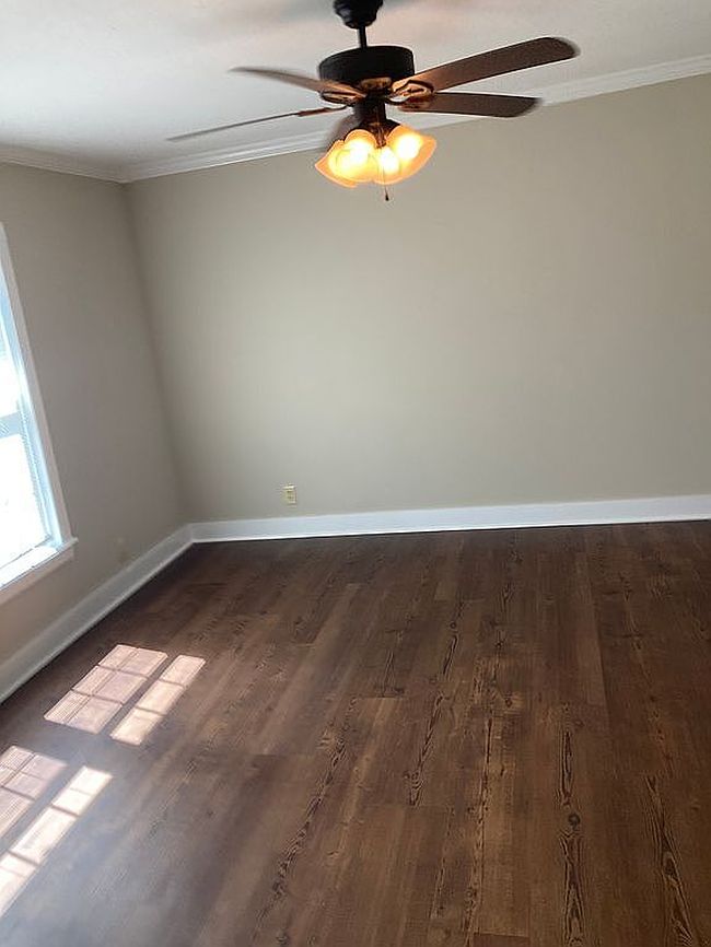 Photo of 1406 N Clinton St, Cuero, TX