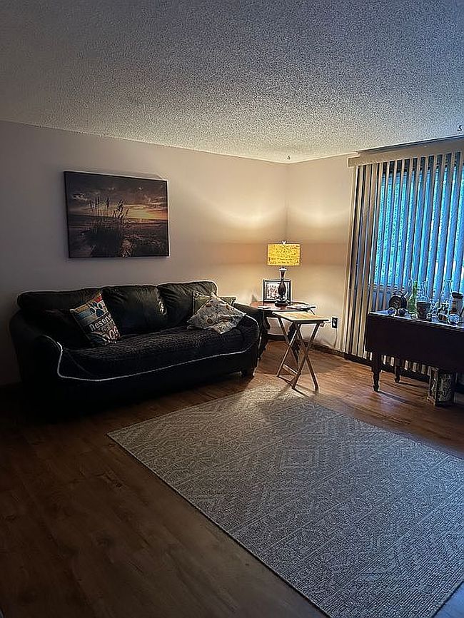 Photo of 232 Vine Ln, Amherst, NY