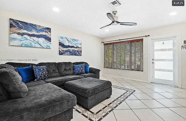 Photo of 6640 Douglas St, Hollywood, FL