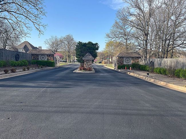 Image of 600 W Northlake Dr