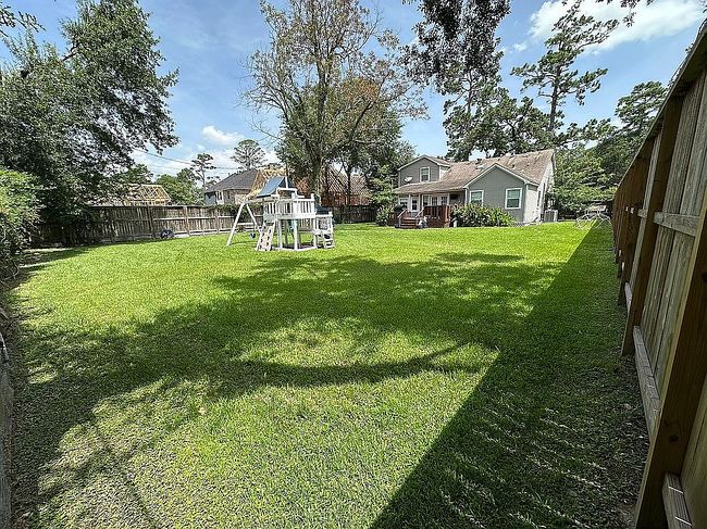 Additional photo 2 of property located at 827 W 43rd St