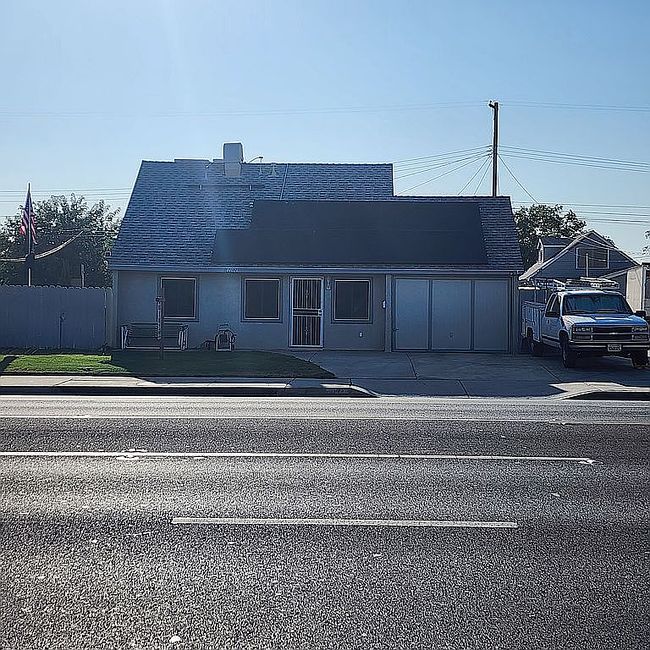 Photo of 44026 10th St W, Lancaster, CA