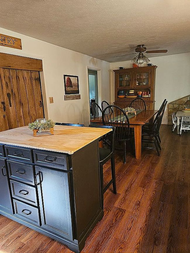Photo of 3902 Poca River Rd S, Poca, WV