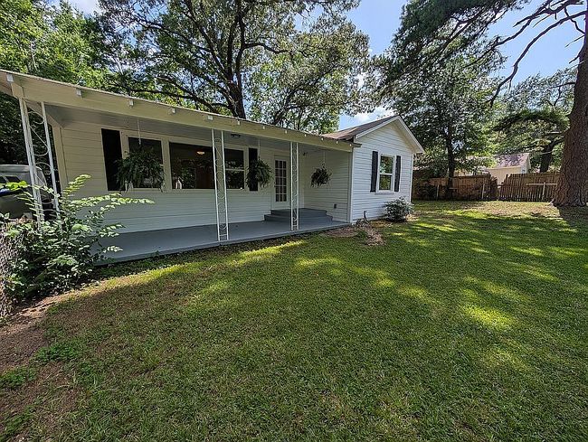 Photo of 824 Fairway Dr, Longview, TX