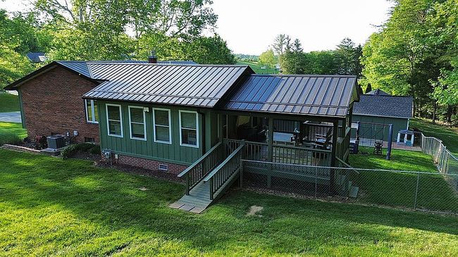 Photo of 774 S Thompson Ln, Paoli, IN