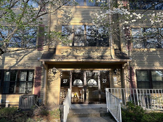 Photo of 2701 Ridgefield Ct, Helmetta, NJ