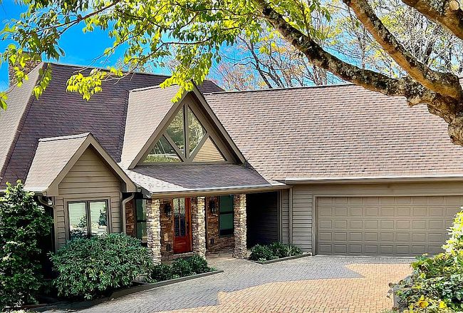 Photo of 451 Country Club Dr, Highlands, NC