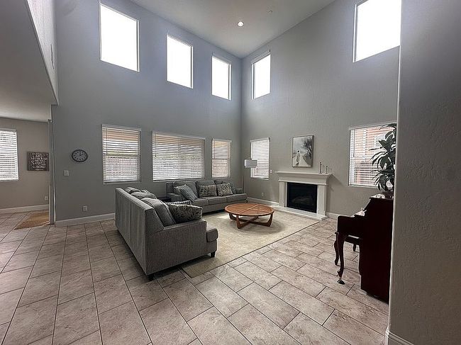 Image of 2833 W Connelly Ave
