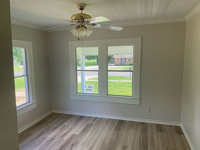 Image of 718 Tioga Rd