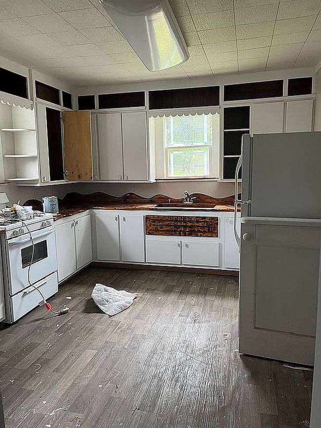 Image of 310 E Fannin St
