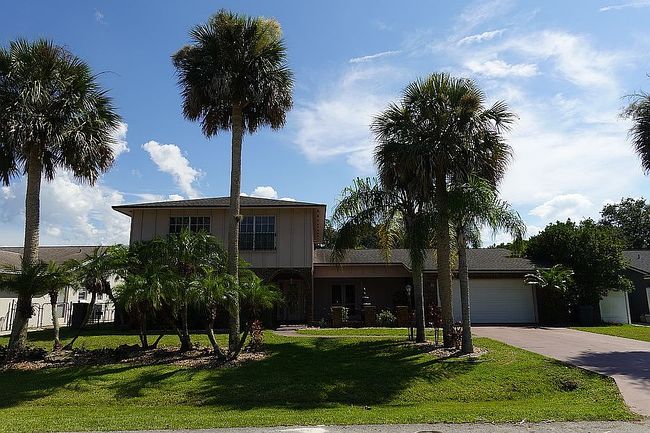 Photo of 8 Felicia Ct, Palm Coast, FL
