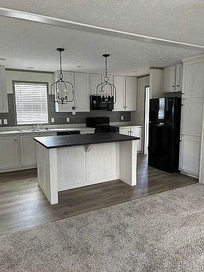 Photo of 6564 E Michigan Ave Trailer 141, Saline, MI