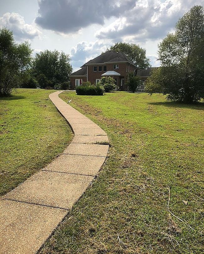 Image of 2402 Pembroke Rd
