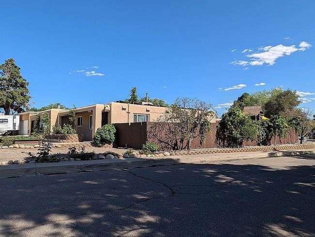 Additional photo 3 of property located at 8814 Snow Heights Blvd Ne