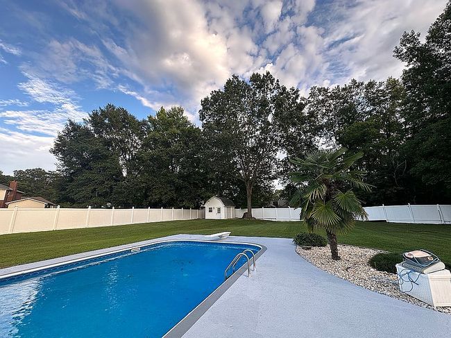 Image of 1649 Medlar Dr