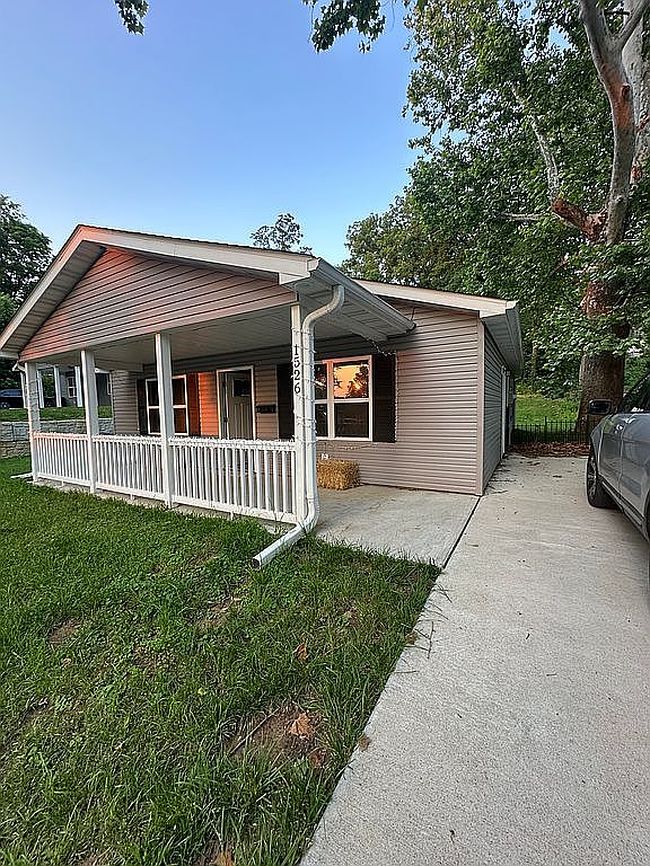 Photo of 1526 S Arch St, Hannibal, MO