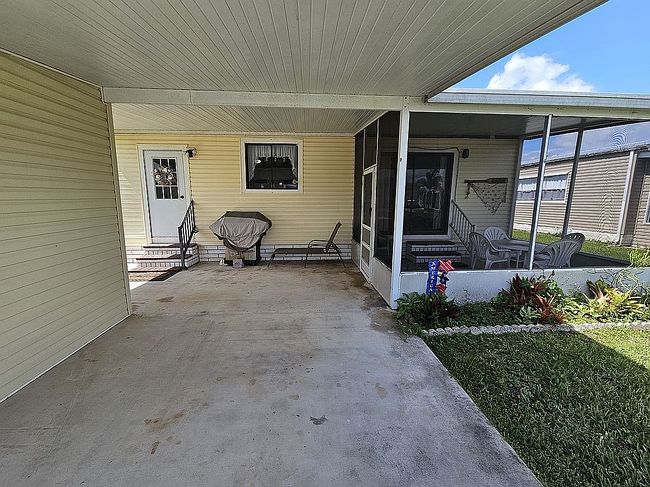 Photo of 526 Hemingway Ter, Fort Pierce, FL