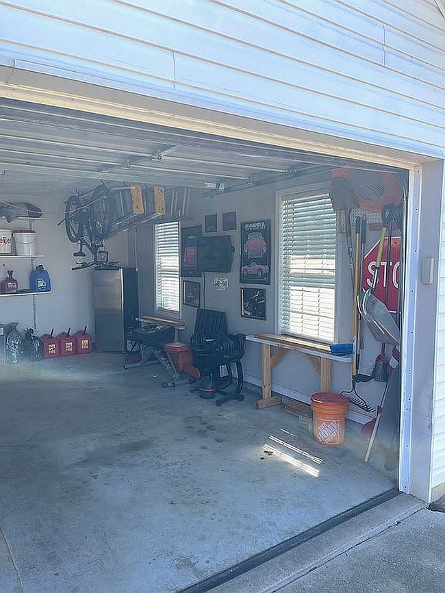 Additional photo 3 of property located at 20 Fawn Valley Cv