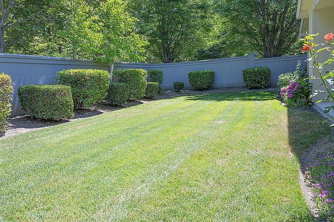 Photo of 609 Summerwood Dr, Medford, OR