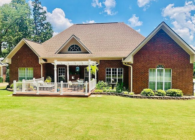 Photo of 1508 Forest Brook Dr, Demopolis, AL