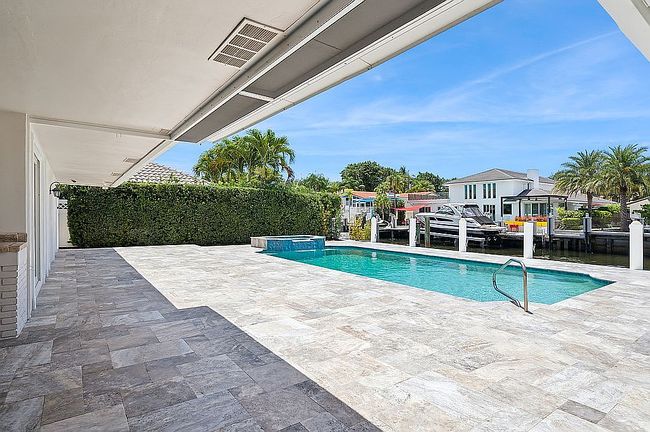 Image of 3080 Ne 47th St