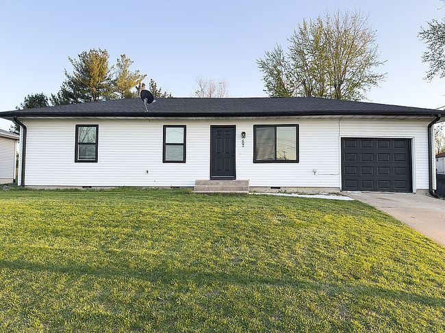 Image of 602 E State St