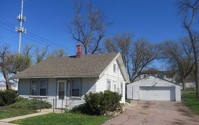 Photo of 1002 E 17th St