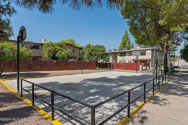 Photo of 1360 S Avenida Polar Apt J112, Tucson, AZ