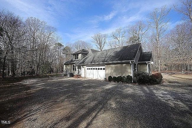 Photo of 9433 Bartons Creek Rd, Raleigh, NC