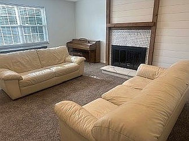 Image of 5719 S Lowell Blvd