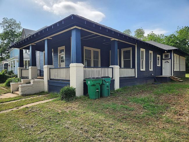 Photo of 211 W Dallas St, Palestine, TX