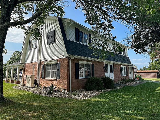 Photo of 100 Arbor Dr, Latrobe, PA