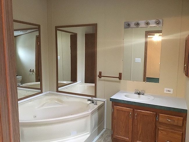 Photo of 279 Laurel Leah, Oxford, MI