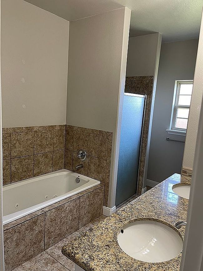 Photo of 4 Canyon East Pkwy, Canyon, TX