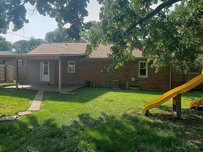 Photo of 10 Lambert Dr, Mount Carmel, IL