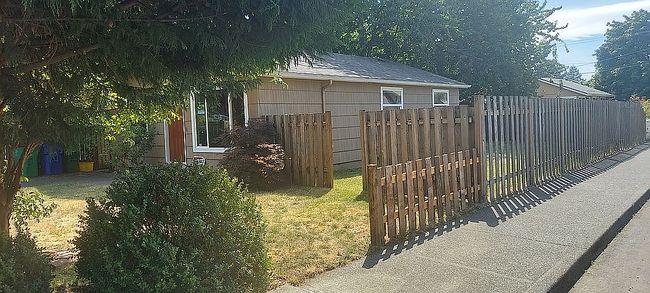 Additional photo 2 of property located at 6705 Se 93rd Ave