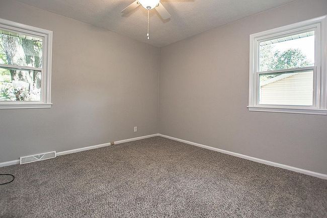 Image of 2100 Larry Dr Ne