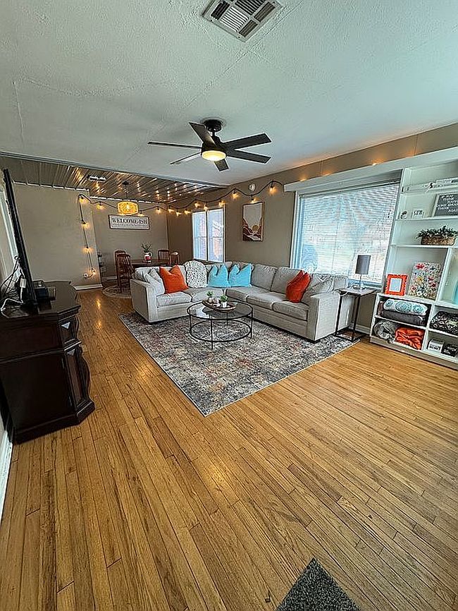 Image of 2104 W Arrowhead Ave