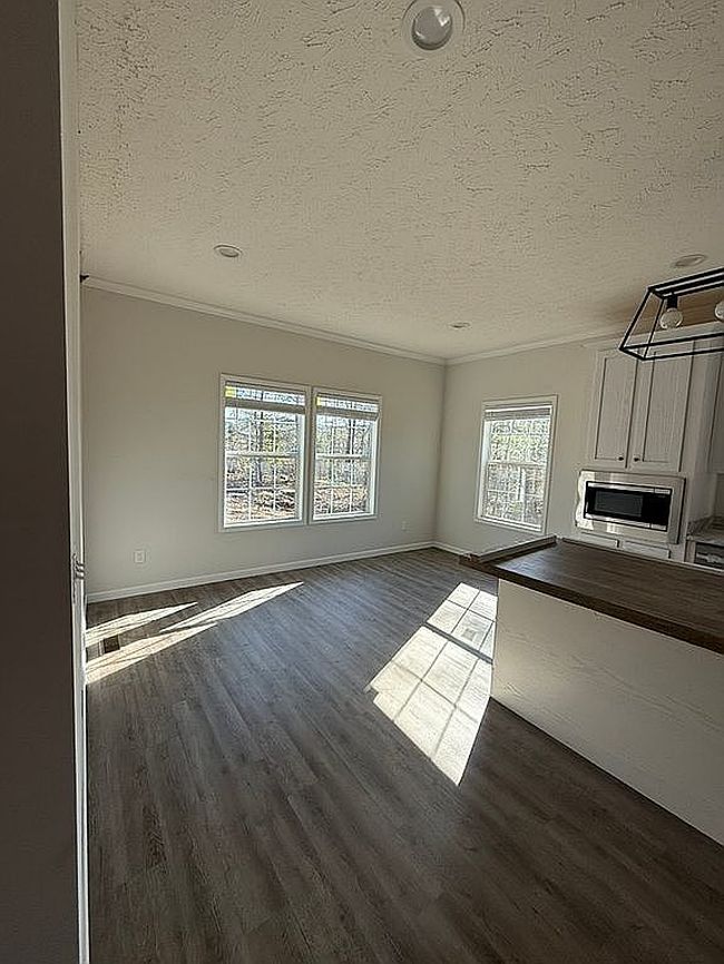 Image of 15 Eagle Dr