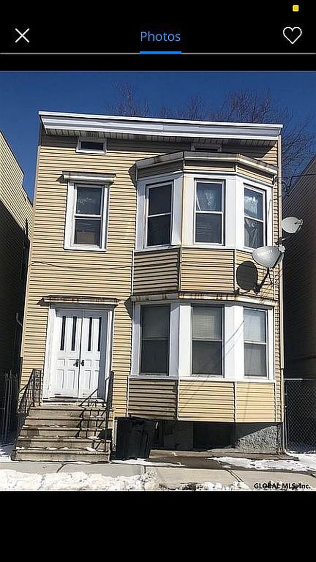Photo of 555 1st St