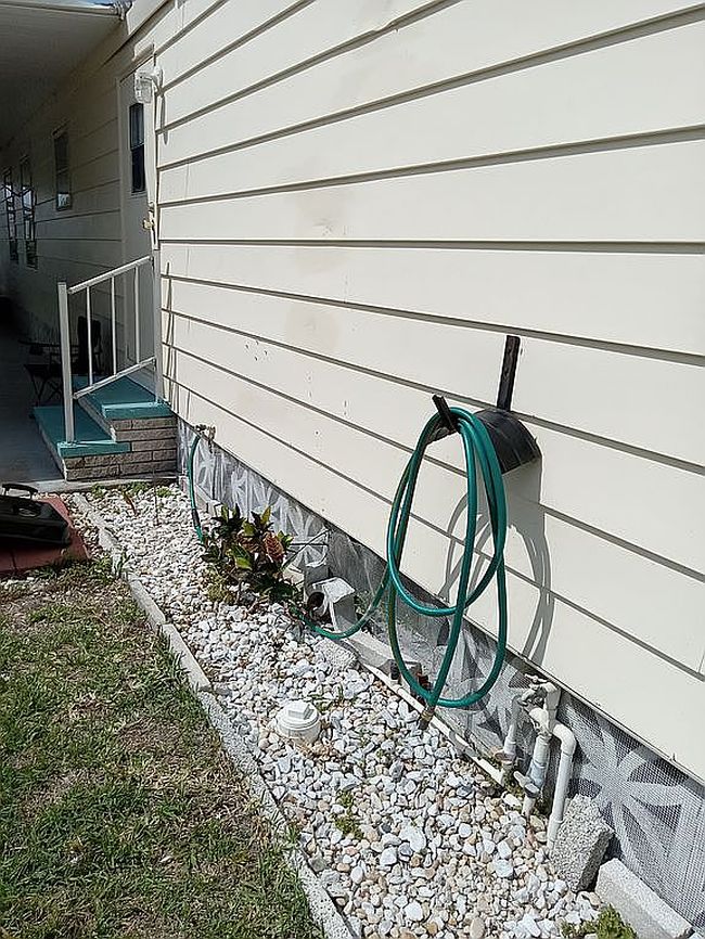 Image of 979 Freeport E